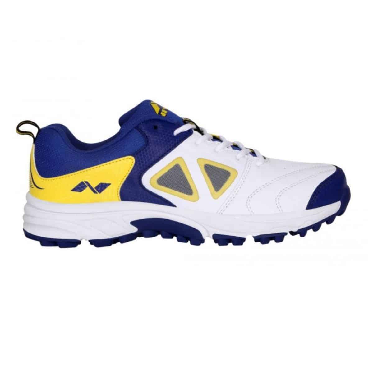 nivia cricket shoes
