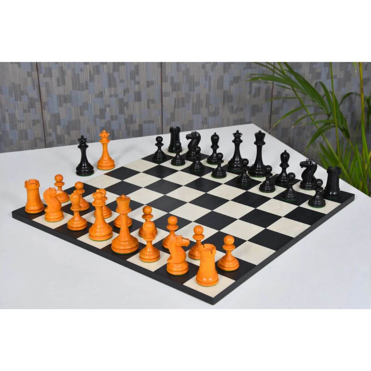 Chessbazaar Repro B & Co 1860s Pieces In Ebony/Antiqued Boxwood - 4