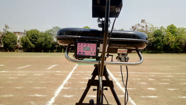 Leverage Master Digi Pro Cricket Bowling Machine with Auto Feeder)