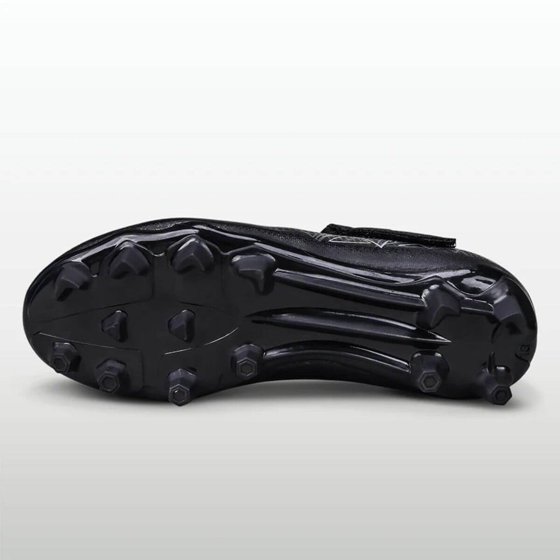 Nivia Carbonite 7.0 Kids Football Studs
