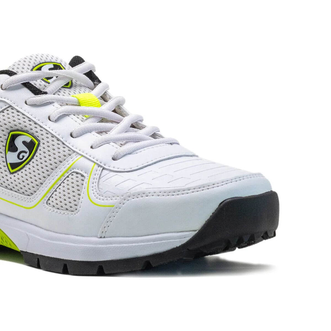 SG Scorer 6.0 Cricket Studs