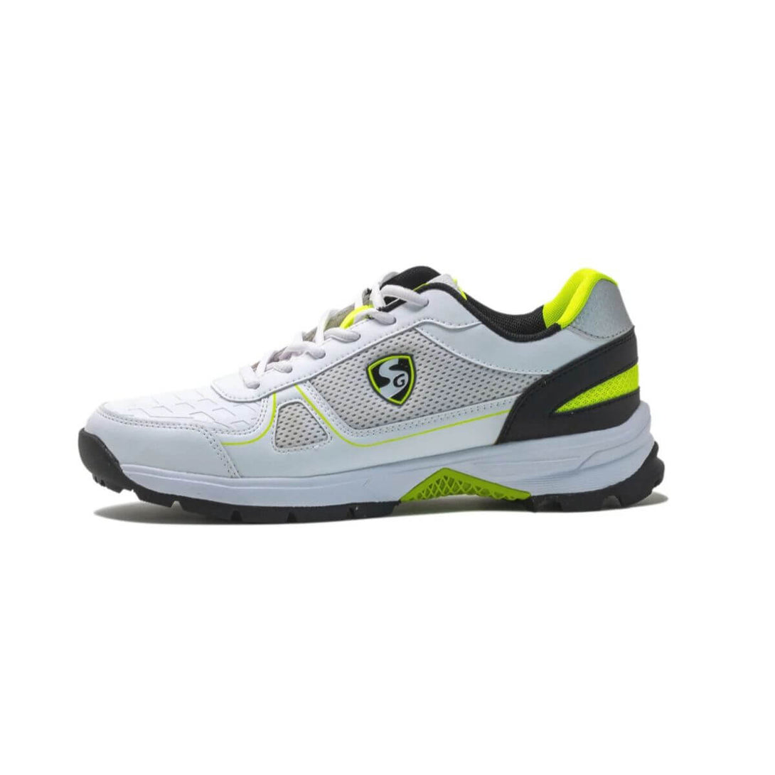 SG Scorer 6.0 Cricket Studs